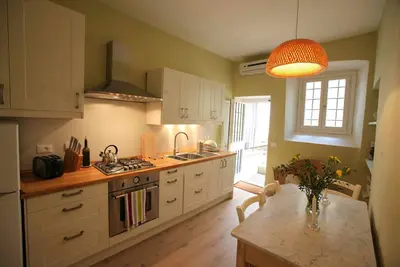 Image de Appartement romantique avec jardin à 2 minutes à pied du palais Pitti