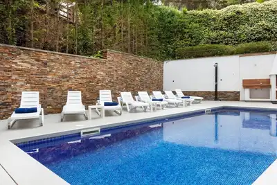 Image de Belle maison de vacances privée avec piscine privée, climatisation, Wifi, Tv, patio, parking