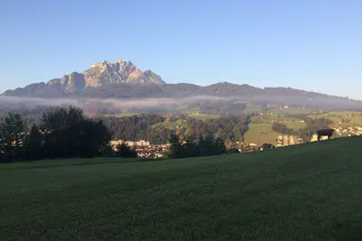 Adapté aux enfants, appartement moderne et confortable de 2 chambres avec jardin à Lucerne