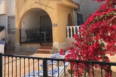 Appartement de 3 chambres incroyablement situé, à 8 minutes à pied de la plage de La Zenia