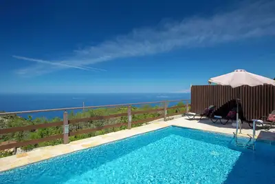 Image de Villa familiale Terina près des belles plages de l'île avec piscine privée!