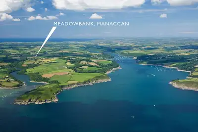 Image de Maison de vacances dans un village calme, un demi-mille de la rivière Helford, 4 chambres, 3 salles de bain