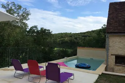 Image de Gîte idéal en Dordogne en bordure d'un joli hameau. Piscine privée.
