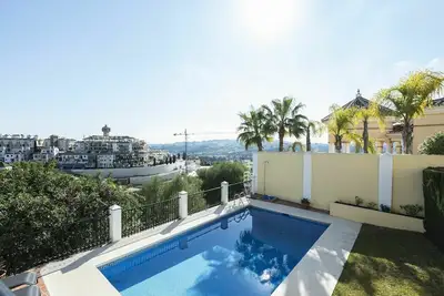 Image de Maison de vacances privée avec climatisation, Wifi, piscine privée, Tv, terrasse, vue panoramique
