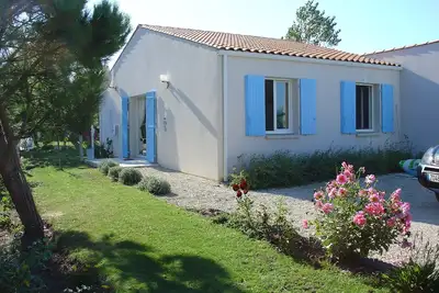 Image de charmante villa au Port des Salines, calme, repos et détente assurés