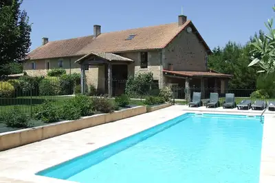 Image de Grange rénovée avec beaucoup de caractère, 7 chambres, piscine de 12m
