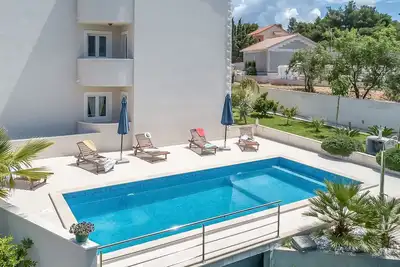 Image de Joli appartement pour 4 personnes avec climatisation, Wifi, piscine, Tv, terrasse et parking