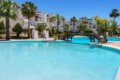 Image de Joli appartement pour 6 personnes avec Wifi, climatisation, piscine, Tv, terrasse et parking