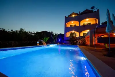 Image de Confortable appartement pour 4 personnes avec Wifi, piscine, climatisation, Tv, terrasse et parking