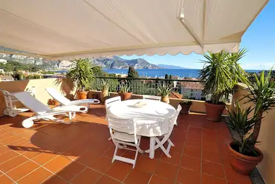 Image de Appartement romantique avec Incroyable Vue Sur La Mer Wi-Fi Parking