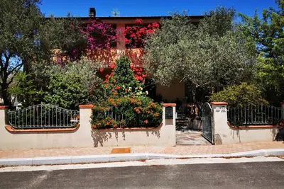 Image de Villa pour deux familles avec jardin