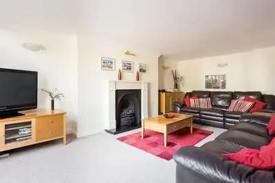 Image de Appartement de luxe spacieux 2br à 500m de la plage et à proximité de New Forest