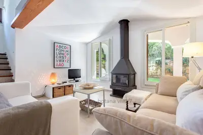 Villa agréable et confortable avec piscine à Cala San Vicente!