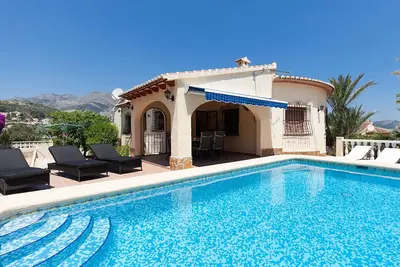 Image de Merveilleuse maison de vacances privée pour 6 personnes avec Wifi, piscine privée, Tv et terrasse