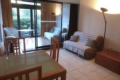 Image de appartement dans pinède accès direct à la mer, plage et cote rocheuse sauvage