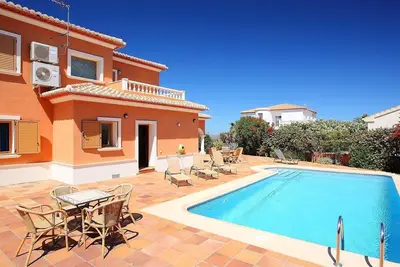 Image de Maison de vacances privée avec Wifi, piscine privée, climatisation, Tv, terrasse, parking