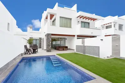 Image de Villa de luxe avec piscine et climatisation