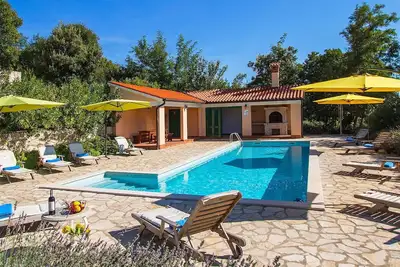 Image de Belle maison de vacances privée avec Wifi, piscine, climatisation, Tv, terrasse et parking