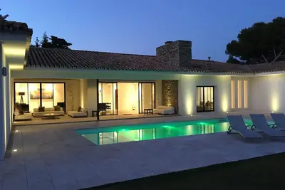 Image de Nouvelle propriété! Villa moderne à Marbella, Rio Real Golf avec piscine privée