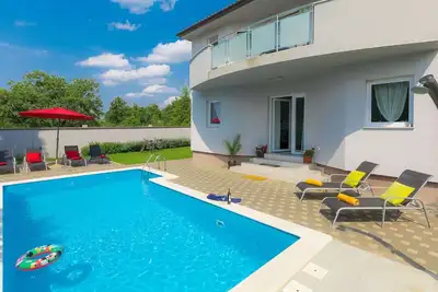 Image de Maison de vacances privée avec piscine privée, Wifi, climatisation, Tv, terrasse, parking