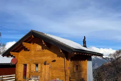 Image de Chalet familial avec biches et cerfs, vue imprenable, idéalement situé.