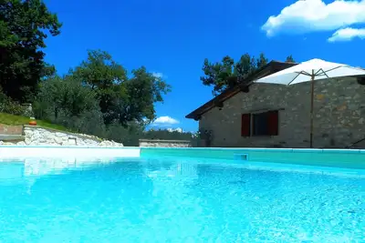 Image de Superbe propriété avec piscine au sel, terrain de football / volley-ball, Wi-Fi
