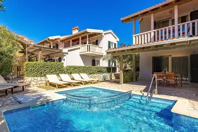 Image de Bel appartement pour 4 personnes avec climatisation, piscine, Wifi, Tv, terrasse et parking