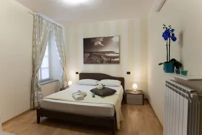 Image de Appartement 3 PIÈCES 6 Personnes En Plein Centre Historique Wifi Gratuit Avec A / C-Atf Cit