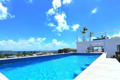 Image de Penthouse Pool Paradise Walk to Beach / Shopping meilleur prix! !