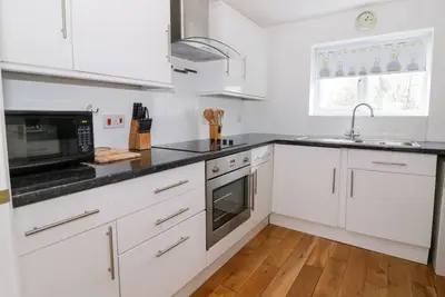 Image de The Duck House, les animaux de compagnie, avec bain à remous à Sutton, Réf 981354