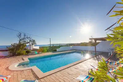 Image de Villa avec piscine privée et vue sur la mer