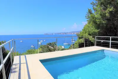 Image de Villa en bord de mer avec vue sur la cĂ´te