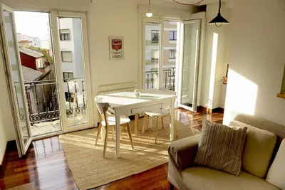 Image de Bel appartement avec vue sur l'estuaire. Centrique Confortable