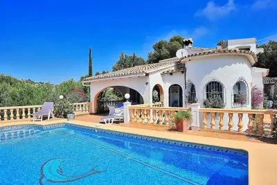 Image de Magnifique maison de vacances privée avec piscine privée, climatisation, Wifi, Tv, patio, parking