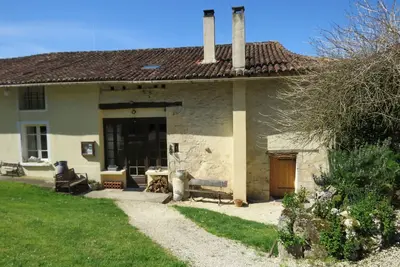 Image de Grande ferme familiale de 5 gites, piscine, salle de jeux, lac de pêche.