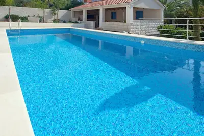 Image de Joli appartement pour 4 personnes avec climatisation, piscine, Wifi, Tv, terrasse et parking