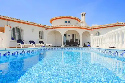 Image de Maison de vacances privée avec piscine privée, Wifi, climatisation, Tv, terrasse, vue panoramique
