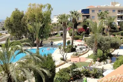 Appartement 1 chambre, Paphos, 2ème étage, piscine communautaire, vue sur la mer, tavernes à proximité