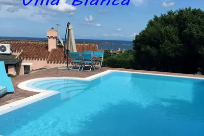Image de Villa Avec Piscine 2 Chambres Doubles Et Double Services Pour 4 Personnes