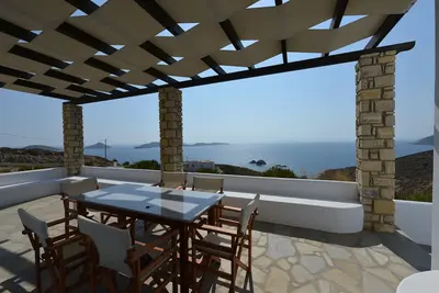 Image de villa indépendante avec vue splendide et plage en contrebas