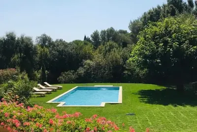 Image de Superbe villa proche du centre de St Tropez (5 minutes Places des Lices)