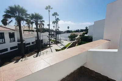 2 chambres et 2 salles de bain bel appartement avec vue sur la mer, wifi gratuit