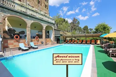 Image de (Nouveau) Appartement (A) avec piscine, jacuzzi et court de tennis en Toscane.
