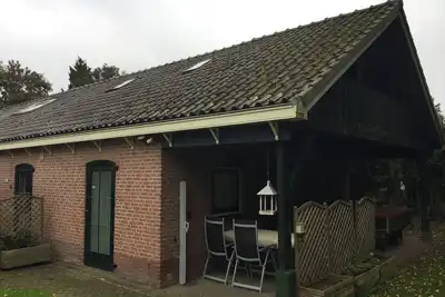 Image de Maison d'amis indépendante dans la belle Betuwe.