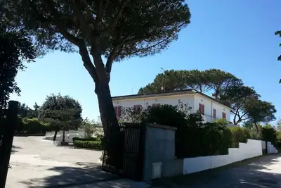 Appartement dans le vert, Relax, à 50 mètres de la mer près de Golfo Gaeta.