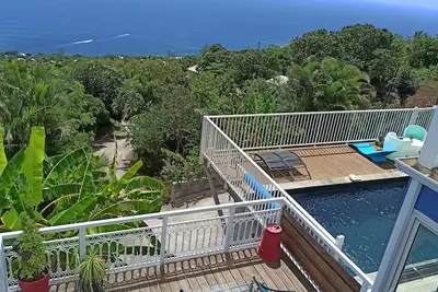 Image de Maison avec piscine à St Leu face à l'Océan Indien, Jardin arboré. Lacmer.
