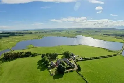 Gairnshiel Cottage - Superbe chalet avec vue sur Loch et Hill