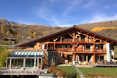 Image de Exceptionnel, piscine chauffée, spa, sauna, borne tesla, service en option