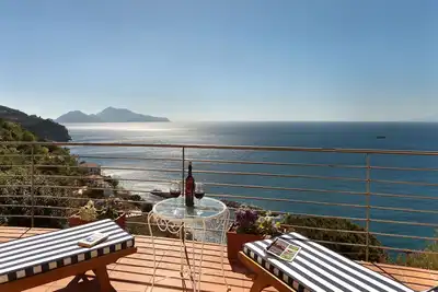 Image de Villa Wonderfull avec vue incroyable mer en CĂ´te Sorrento