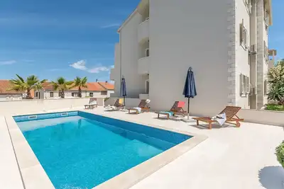 Image de Agréable appartement pour 5 personnes avec Wifi, piscine, climatisation, Tv, terrasse et parking